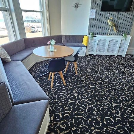 Oyo Marine Parade Hotel, Eastbourne Pier Kültér fotó
