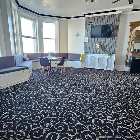Oyo Marine Parade Hotel, Eastbourne Pier Kültér fotó