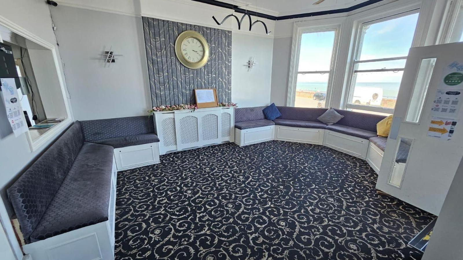 Oyo Marine Parade Hotel, Eastbourne Pier Kültér fotó
