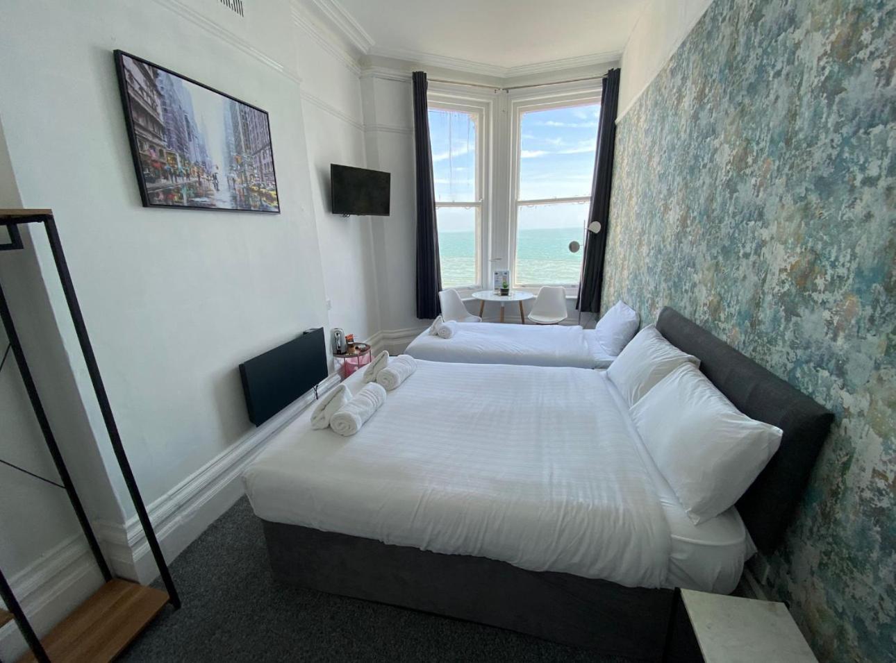 Oyo Marine Parade Hotel, Eastbourne Pier Kültér fotó