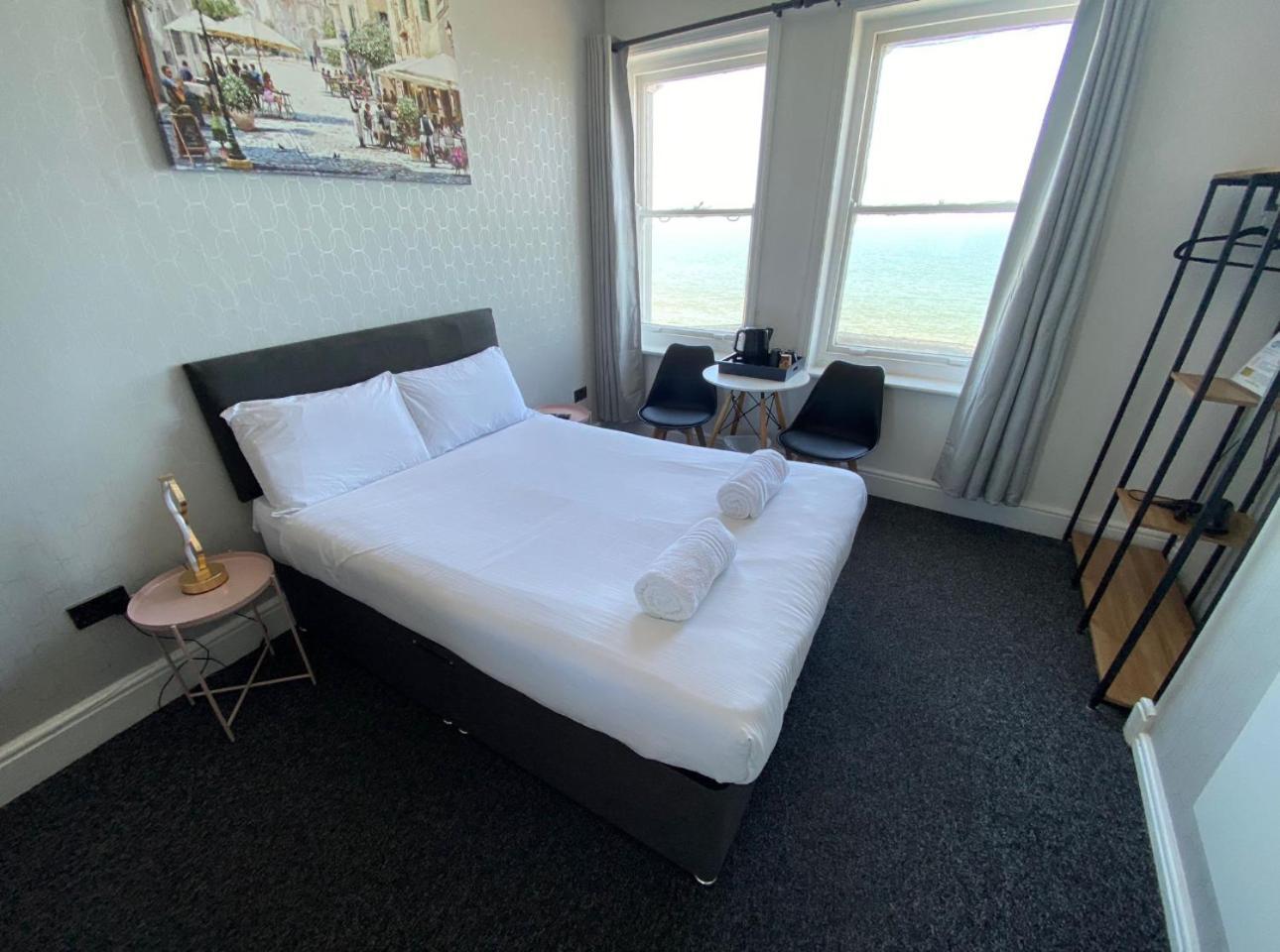 Oyo Marine Parade Hotel, Eastbourne Pier Kültér fotó